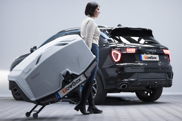 Coffre à bagages Towbox Alpha gris classique - monté sur attelage