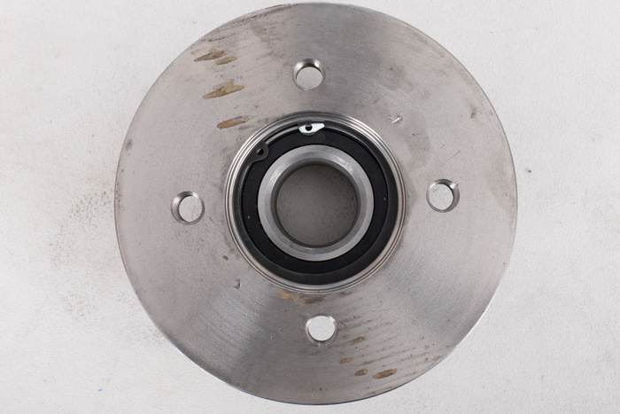 Moyeu OUTLET avec roulement pour essieu KNOTT 4x98 non freiné