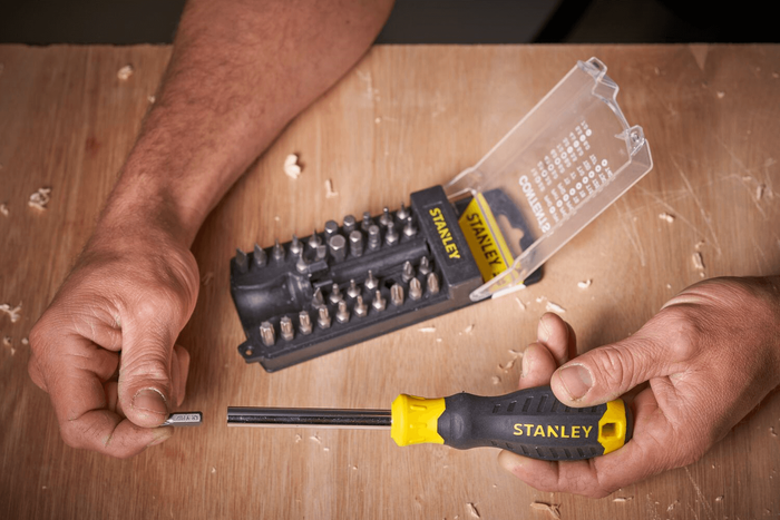 Tournevis STANLEY MULTIBIT 34 pièces avec jeu d&#39;embouts