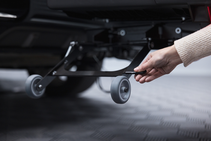 Coffre à bagages Towbox Alpha gris classique - monté sur attelage