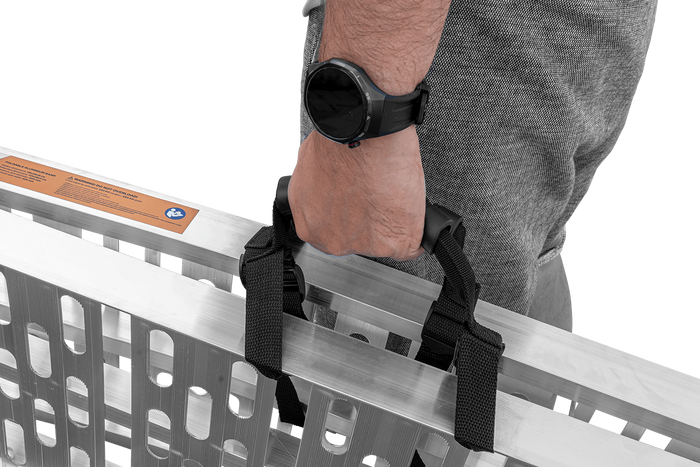 Rampe pliable UNITRAILER ALR003 en aluminium pour remorque, 221 cm, 340 kg, avec sangle et support.