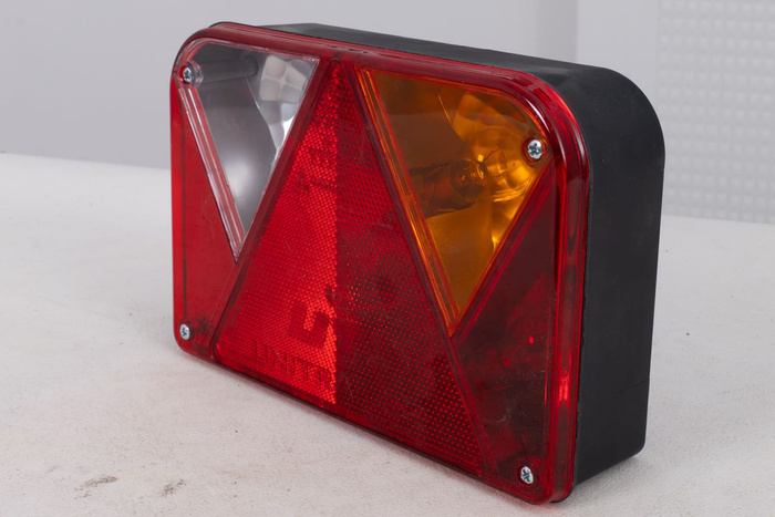 SORTIE Feu arrière DOBPLAST DPT35 5 fonctions droite