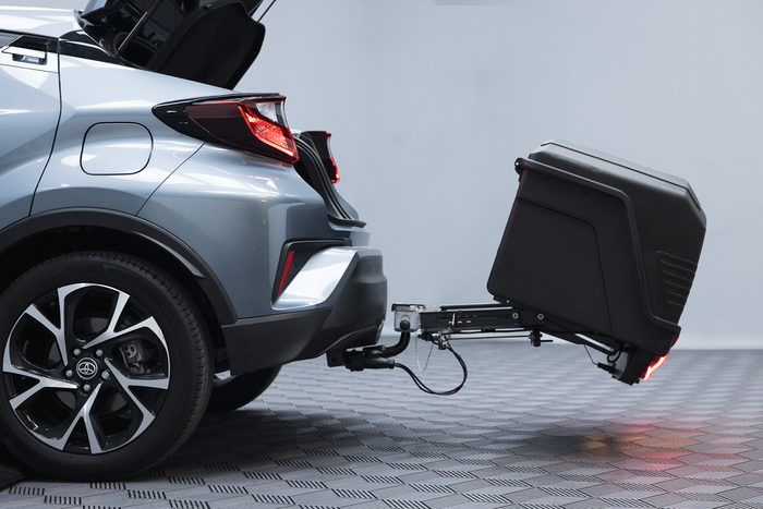 Coffre à bagages Towbox Alpha Urban Black - monté sur attelage