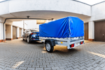 Remorque Unitrailer GARDEN TRAILER 230 FD avec roue jockey, châssis, arceau H-800 et bâche bleue