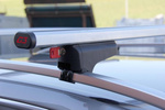 Barres de toit universelles G3 CL 60.110 pour rails en aluminium traditionnels et intégrés