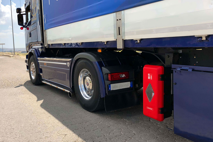 Coffret extincteur 6 kg DAKEN 82020 ADAMANT 671x310x247mm rouge