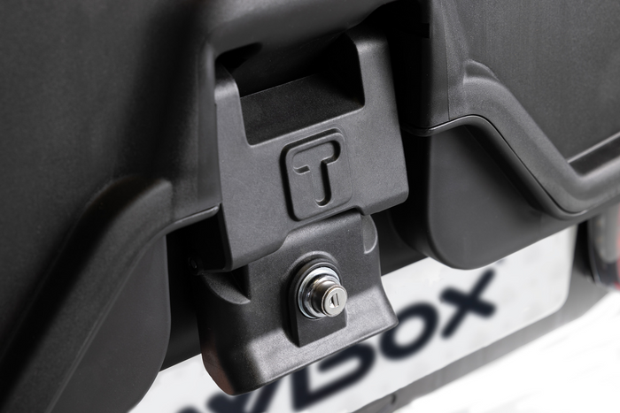 Coffre à bagages Towbox Alpha Urban Black - monté sur attelage