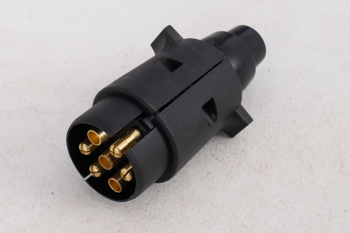 Prise de sortie 7 broches UNITRAILER pour attelage de remorque