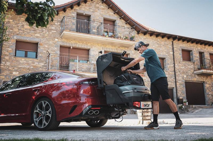 Towbox EVO classic gris - coffre à bagages monté sur attelage