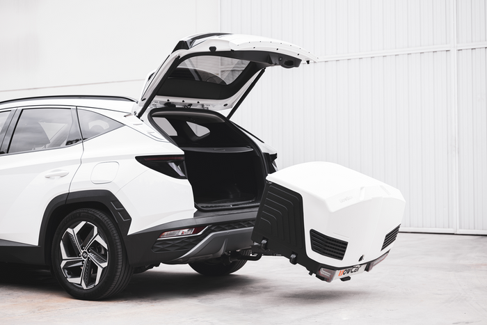 Coffre à bagages Towbox Alpha gris classique - monté sur attelage