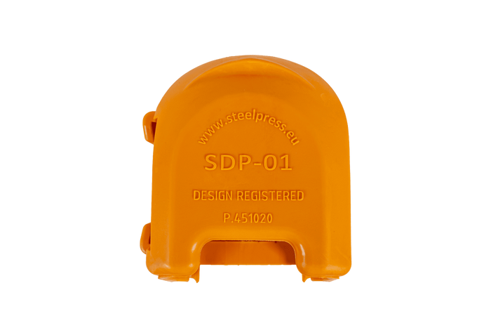 Couvercle, capot de sécurité pour l'attelage à boule Soft Dock STEELPRESS SDP-01 avec emplacement pour la prise.