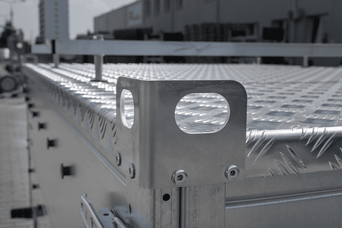 Remorque légère 200x125 UNITRAILER GARDEN 201 KIPP avec côtés BIS et bâche en aluminium