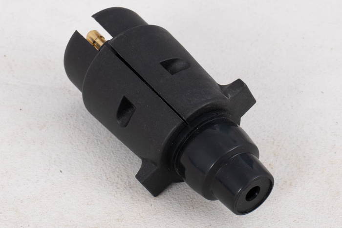 Prise de sortie 7 broches UNITRAILER pour attelage de remorque