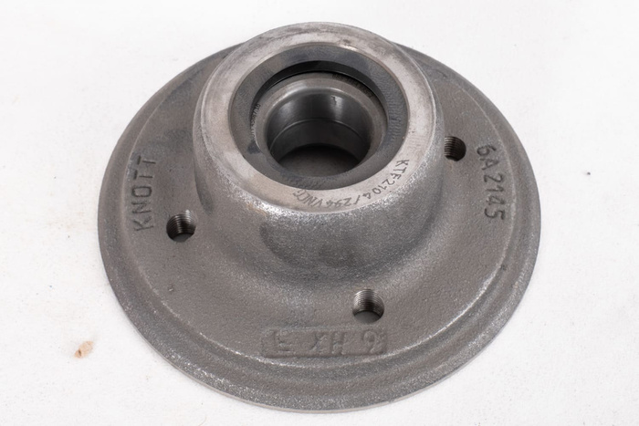 Moyeu OUTLET avec roulement pour essieu KNOTT 4x98 non freiné