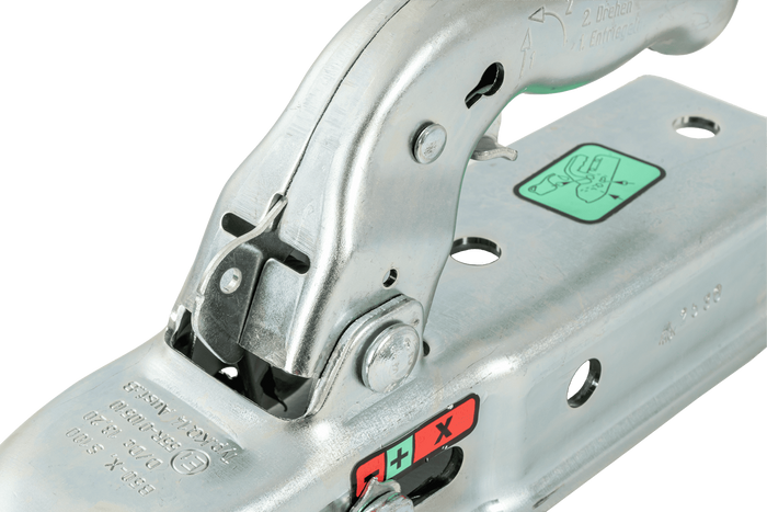 Attelage à boule KNOTT KQ14-B pour remorque de 1400 kg avec timon carré de 60 mm