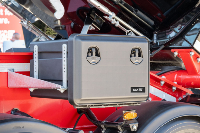 Boîte, coffre à outils  DAKEN 81104 JUST 600x415x460mm 70l avec supports de montage