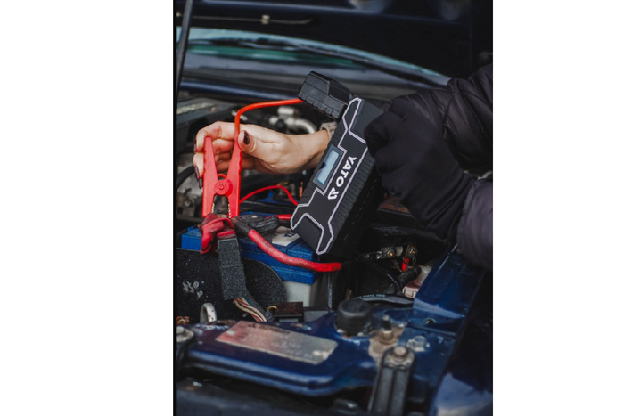 Démarreur de voiture externe YATO YT-83082 de 12 000 mAh avec écran LCD