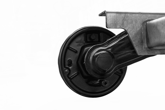 Essieu freiné KNOTT VGB13M pour remorque/porte-voitures 1350 kg, 1200 mm, 1550 mm, 5x112