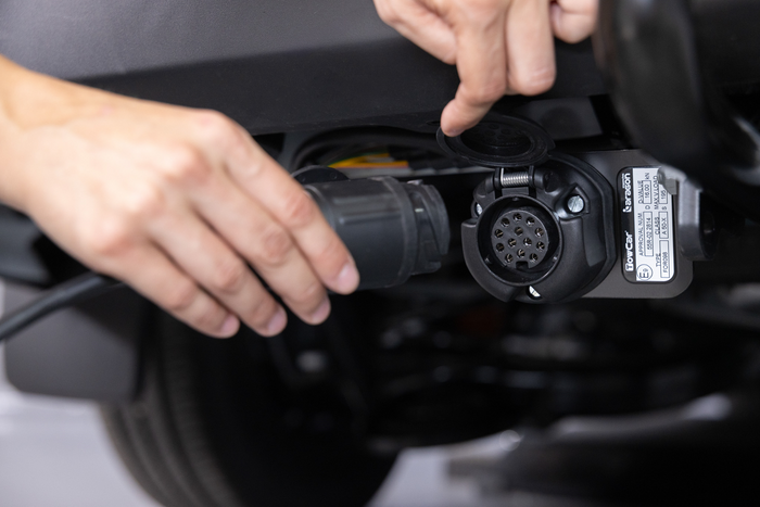 Coffre de rangement Towbox Camper Alpha noir LED (long) - coffre à bagages monté sur attelage