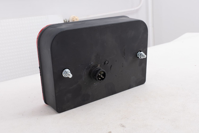 SORTIE Feu arrière DOBPLAST DPT35 5 fonctions droite