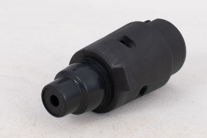 Prise de sortie 7 broches UNITRAILER pour attelage de remorque