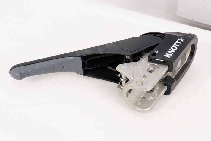 Attelage à boule OUTLET KNOTT KS30 avec stabilisateur pour remorque de 3000 kg avec timon tubulaire de 50 mm 85 