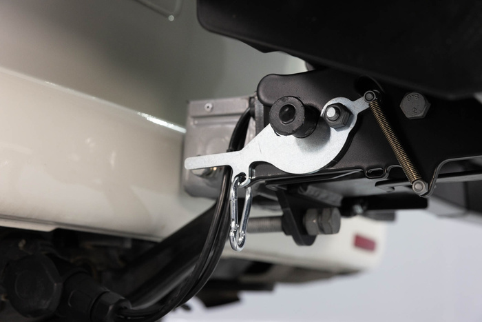 Towbox V3 Camper noir - coffre à bagages monté sur boule d&#39;attelage