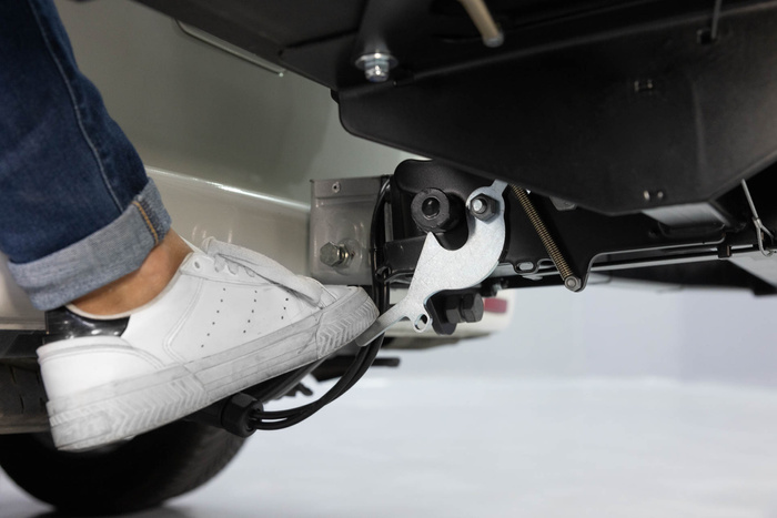 Towbox V3 Camper noir - coffre à bagages monté sur boule d&#39;attelage