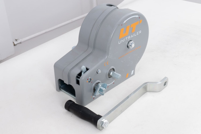 OUTLET Treuil manuel pour remorque UNITRAILER 1150 kg avec corde