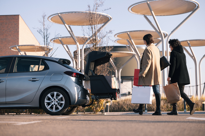 Coffre à bagages Towbox Alpha Urban Black - monté sur attelage