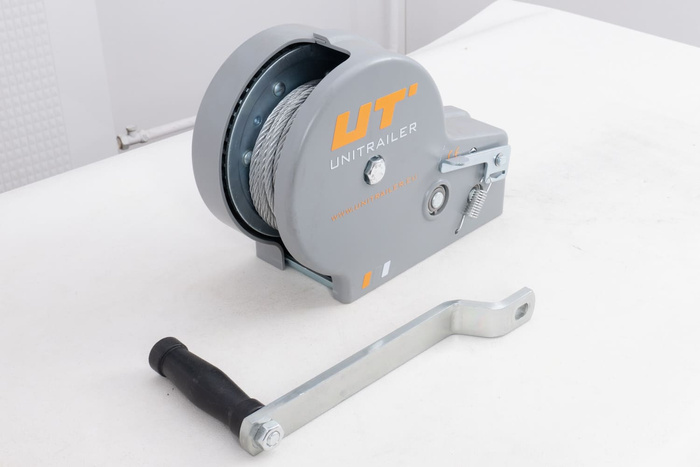 OUTLET Treuil manuel pour remorque UNITRAILER 1150 kg avec corde