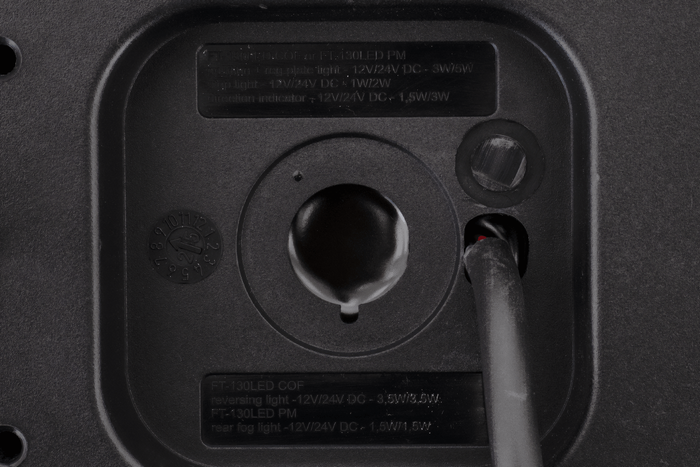 FRISTOM FT-130 COF Feu arrière LED, 6 fonctions, universel